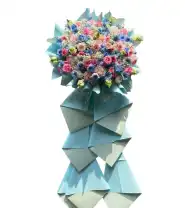 Kệ Hoa Khai Trương Tông Xanh – Bền Vững Phát Triển