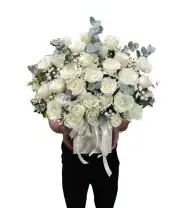 Giỏ Hoa Viếng Tone Trắng Kính Viếng