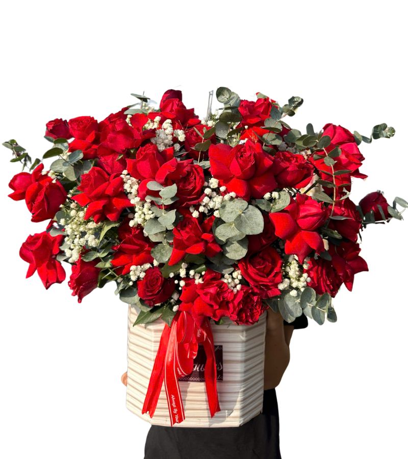 Giỏ Hoa Chúc Mừng Tone Đỏ Quyến Rủ