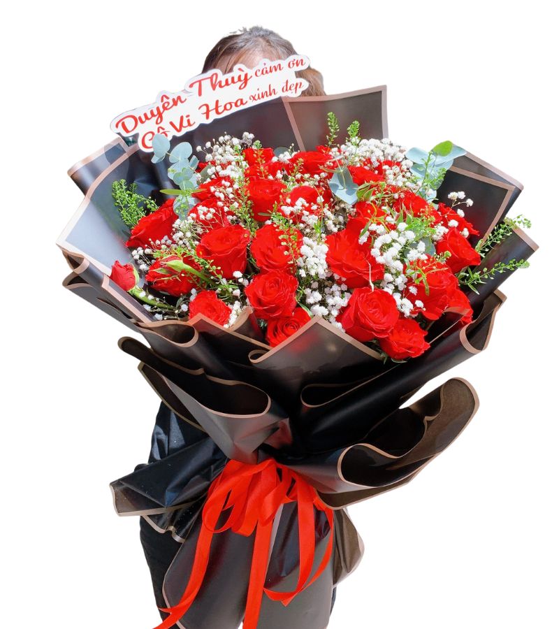 Bó Hoa Tone Đỏ Đen Xinh Xắn