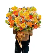 Giỏ Hoa Chúc Mừng Cam Nắng Vàng