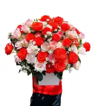 Giỏ Hoa Chúc Mừng Tone Đỏ Rực Rỡ